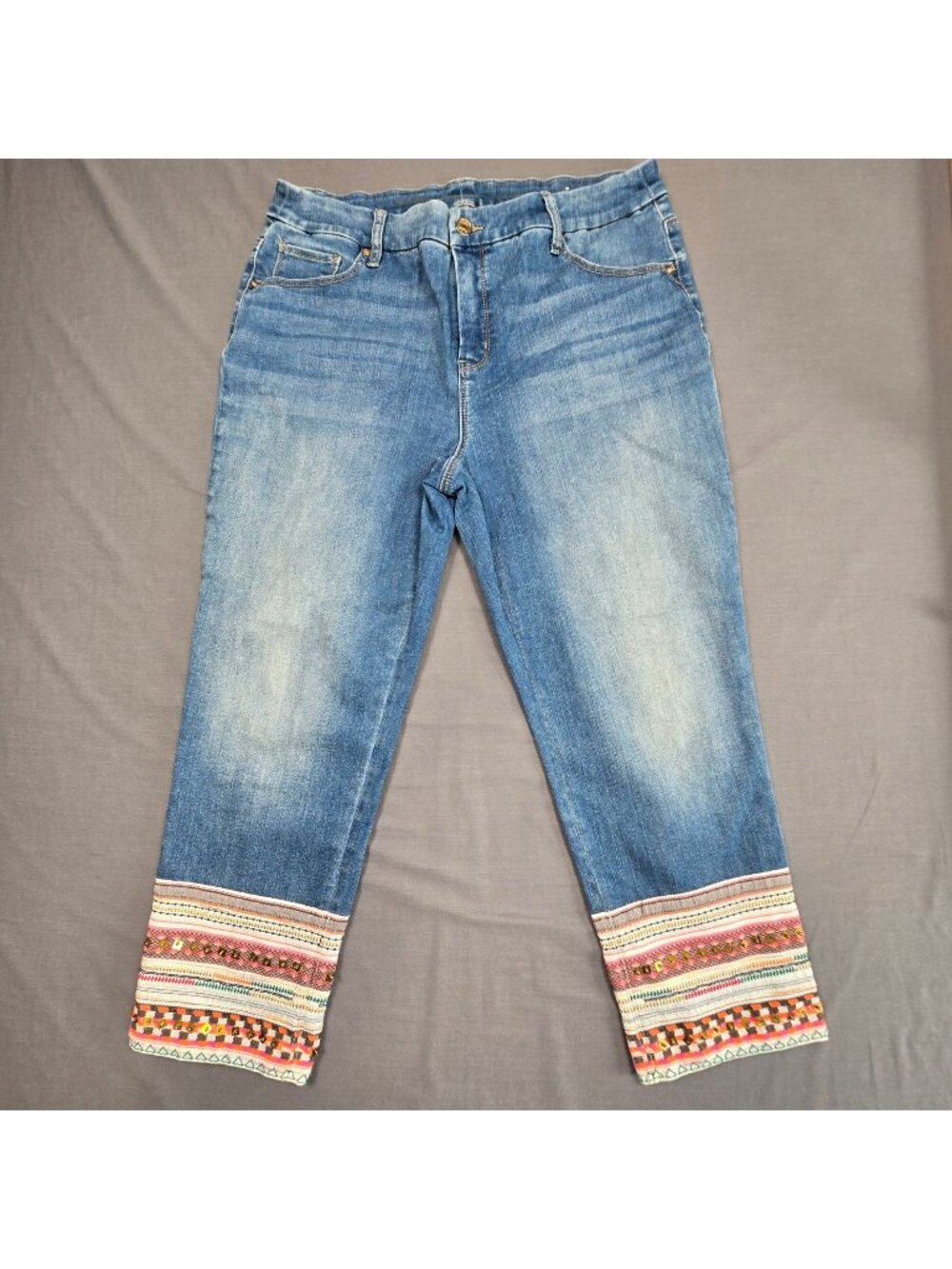 Chicos Sz 12P Girlfriend Slim Leg Crop Jeans Medium Wash Embroidered Beaded Hem